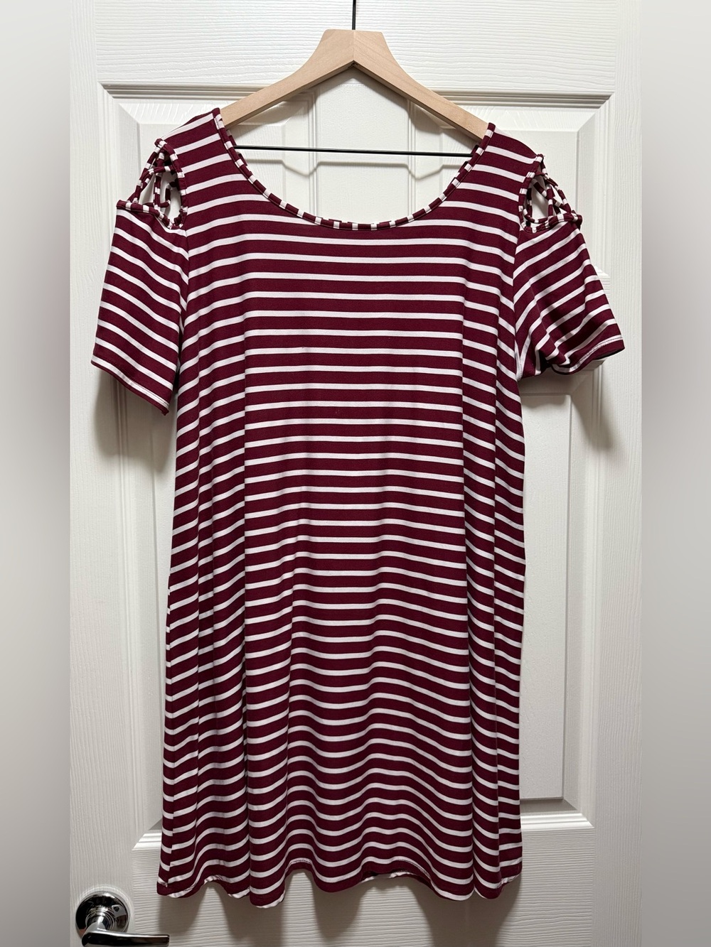 VIBE Sportswear 2X Maroon White Striped Cold Shoulder Dress
